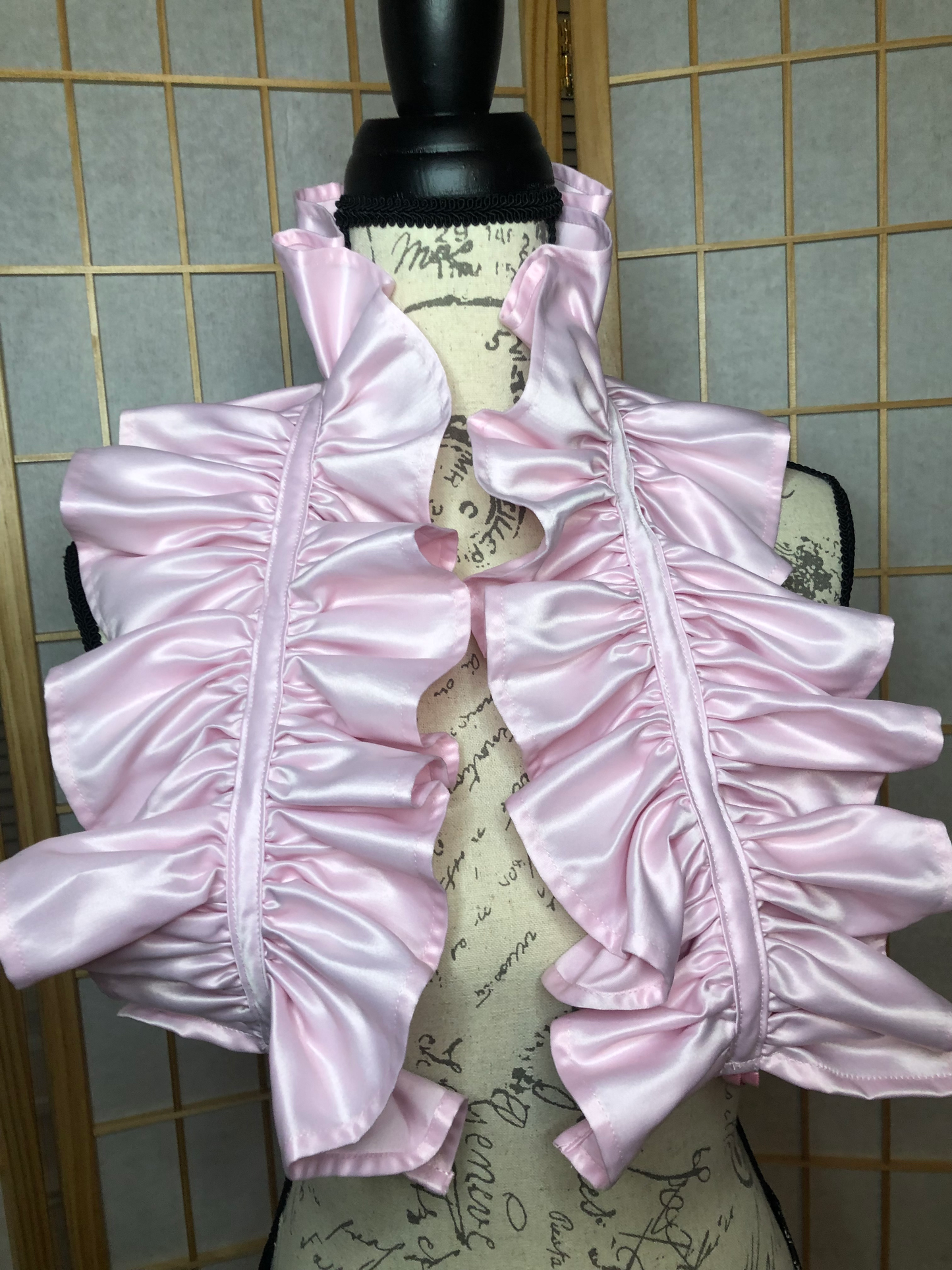 Erotic Queen Goddess Collar in Pink