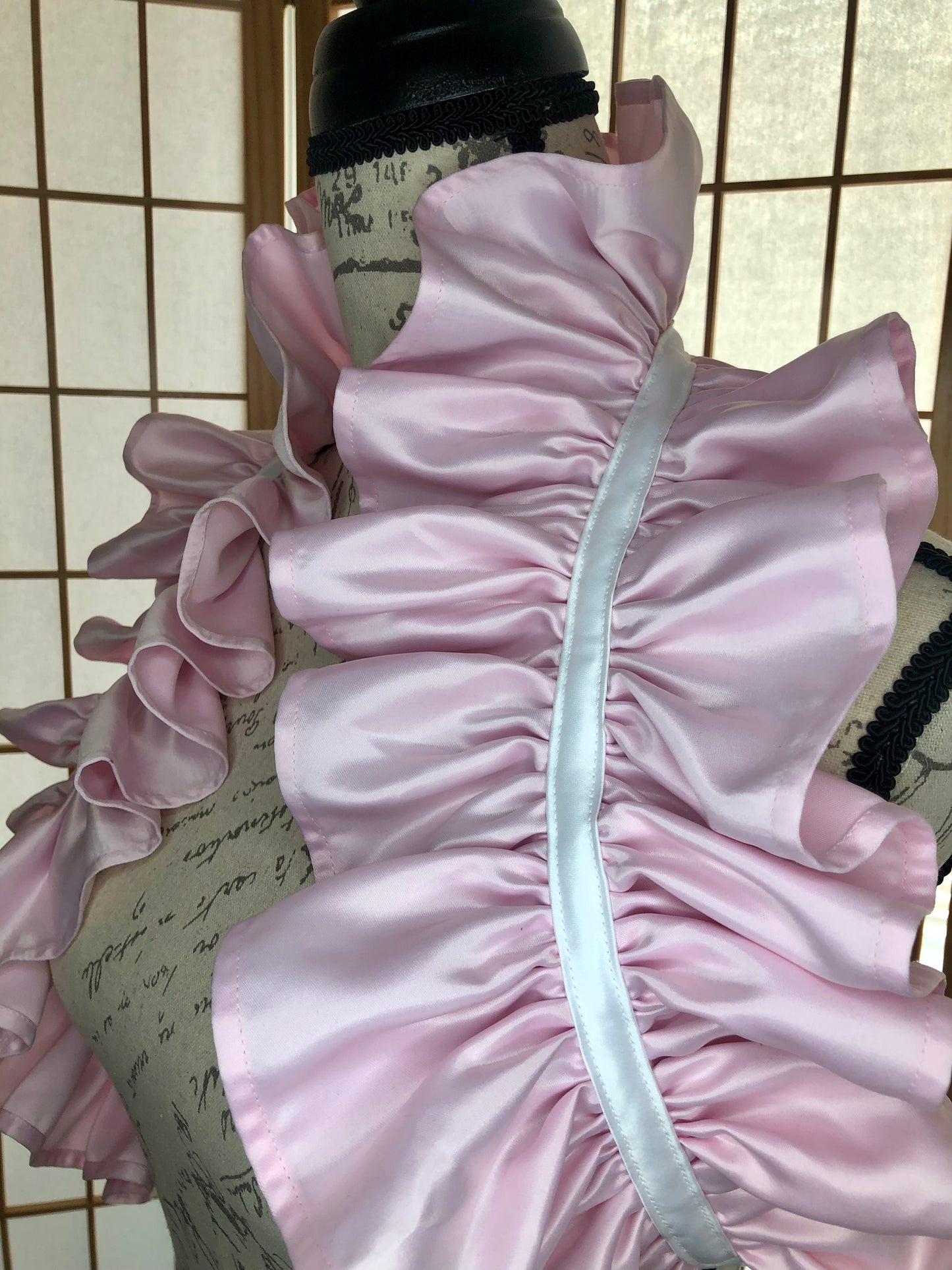 Erotic Queen Goddess Collar in Satin, Pink & White